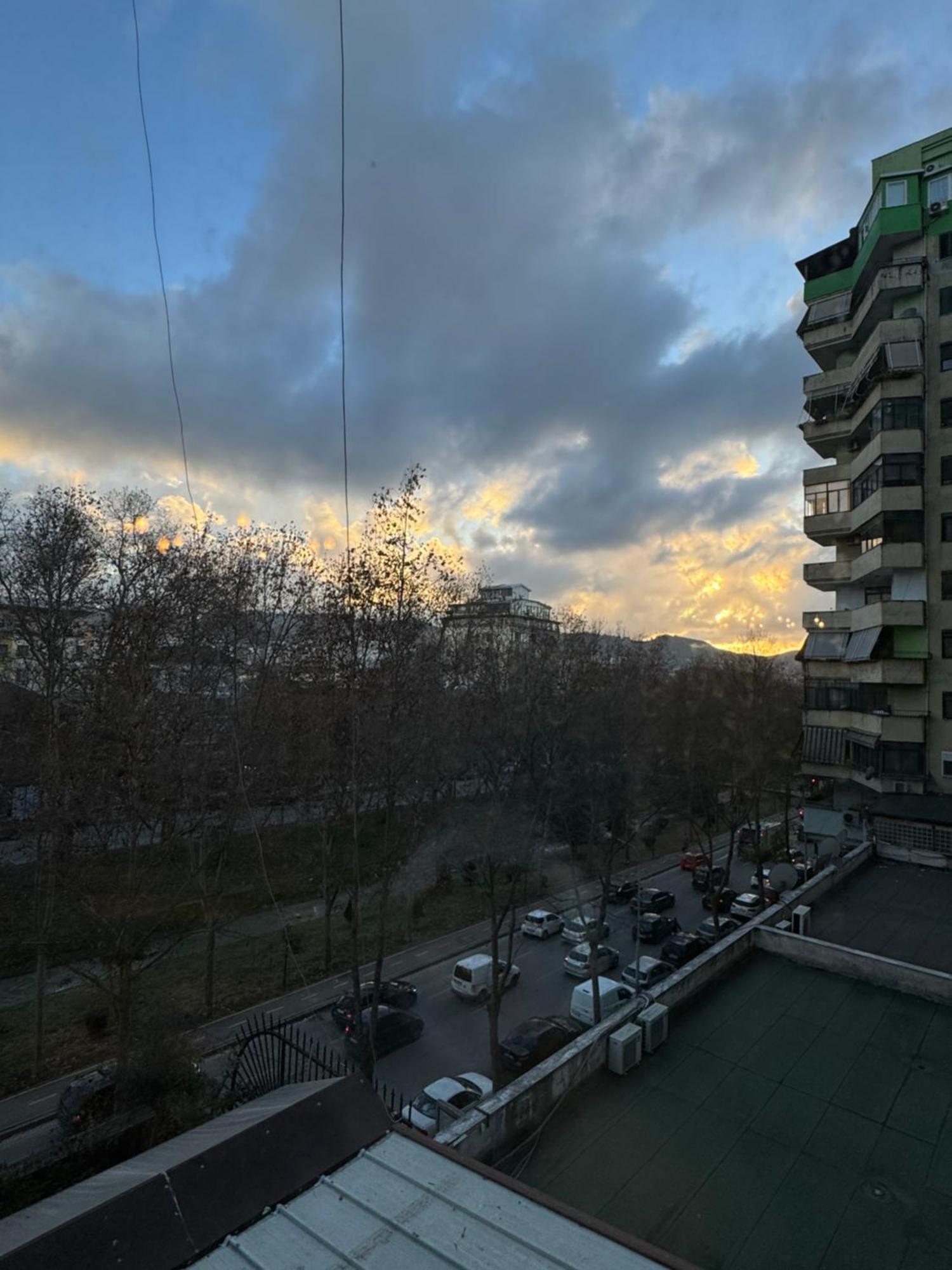 Lana Riverside Apartment Tirana Exteriör bild